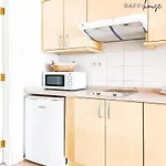 Raffi House Nyaraló