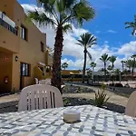 Raffi House Nyaraló