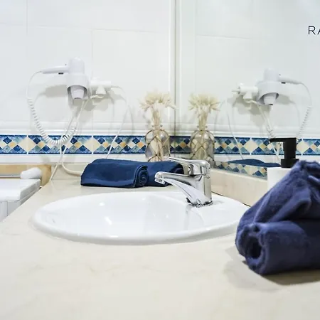 Raffi House * קורלחו
